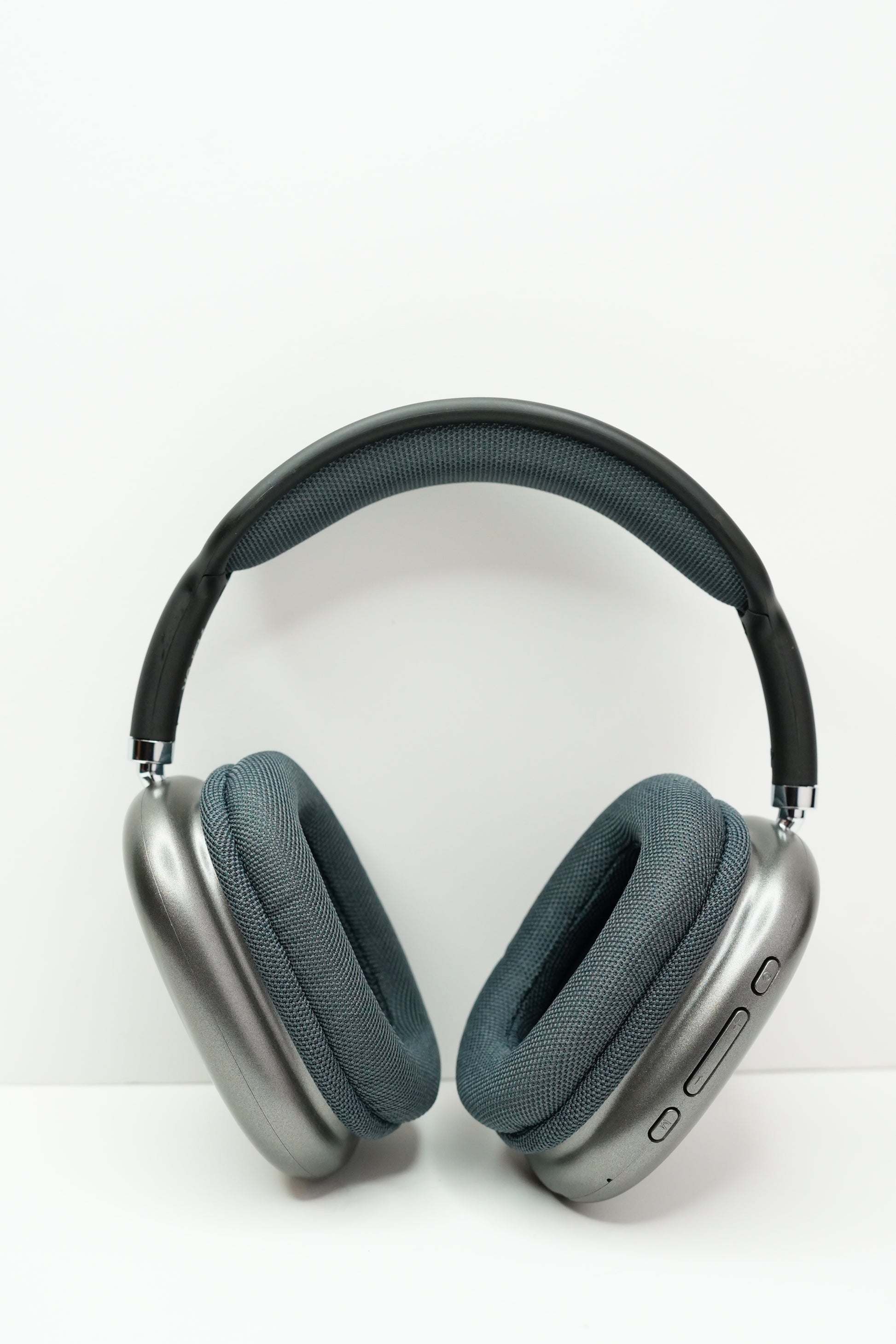 Immerse yourself in unparalleled comfort and audio quality with Aspor 