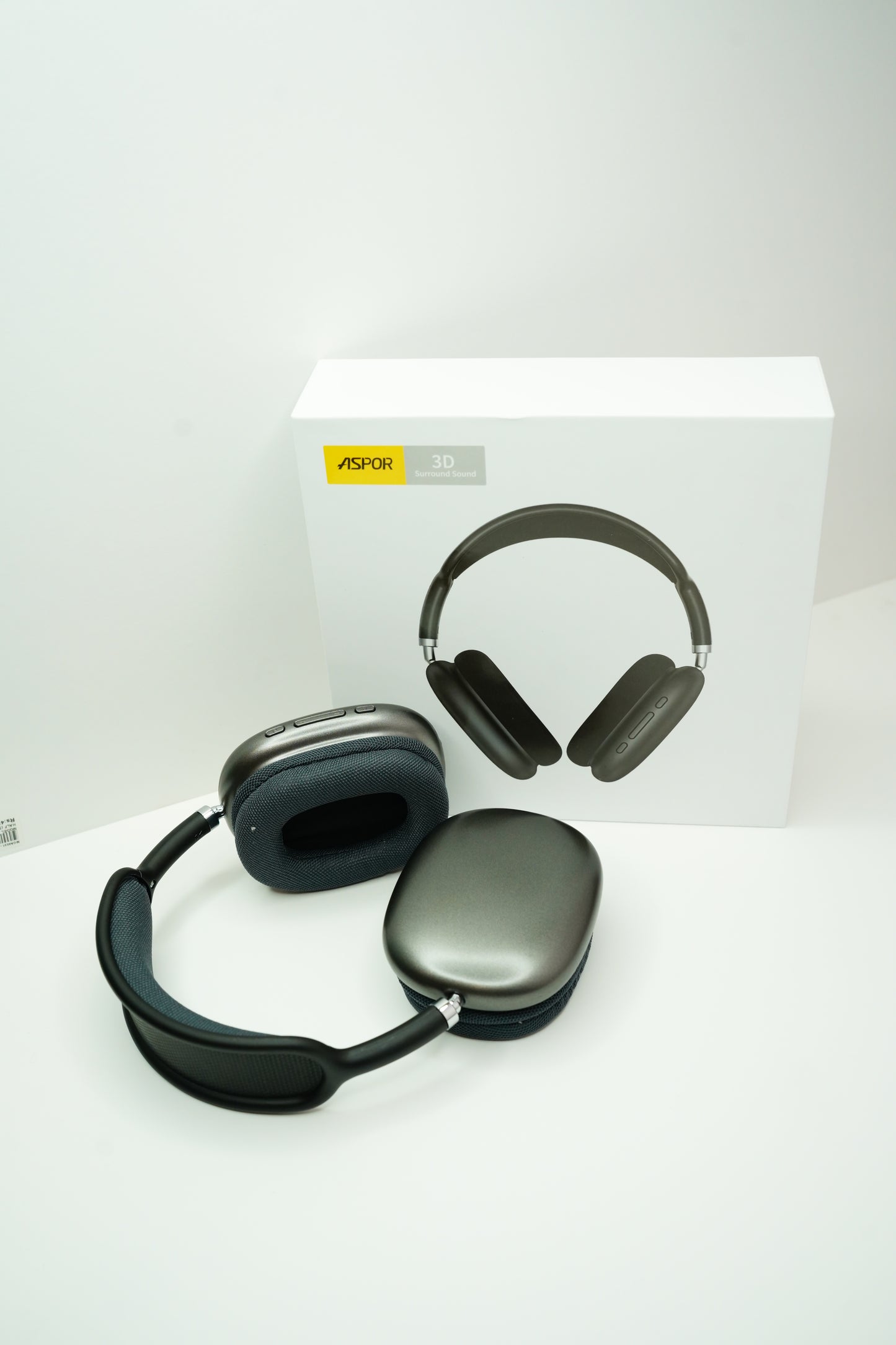 Immerse yourself in unparalleled comfort and audio quality with Aspor headphones. Experience 20 hours of uninterrupted listening pleasure with rich, 3D surround sound."